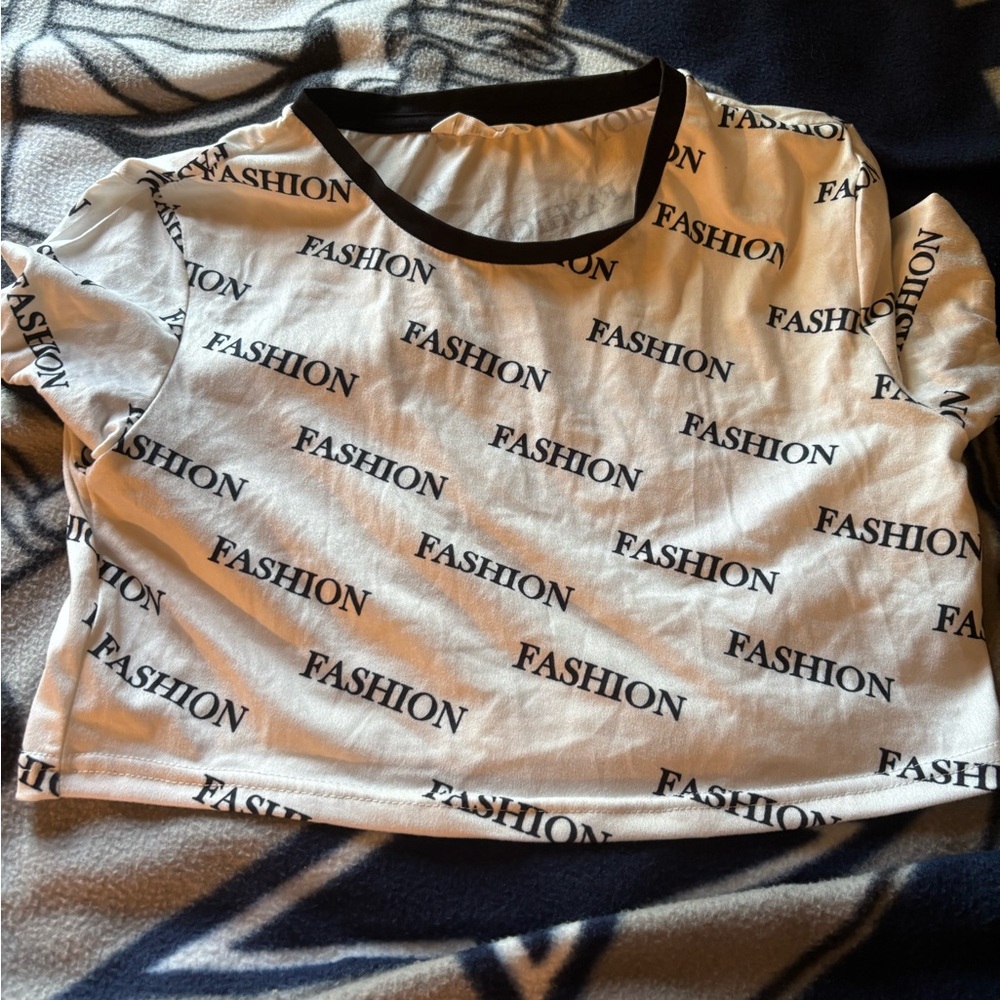 SHEIN Graphic Crop Tee White Cream Short Sleeve